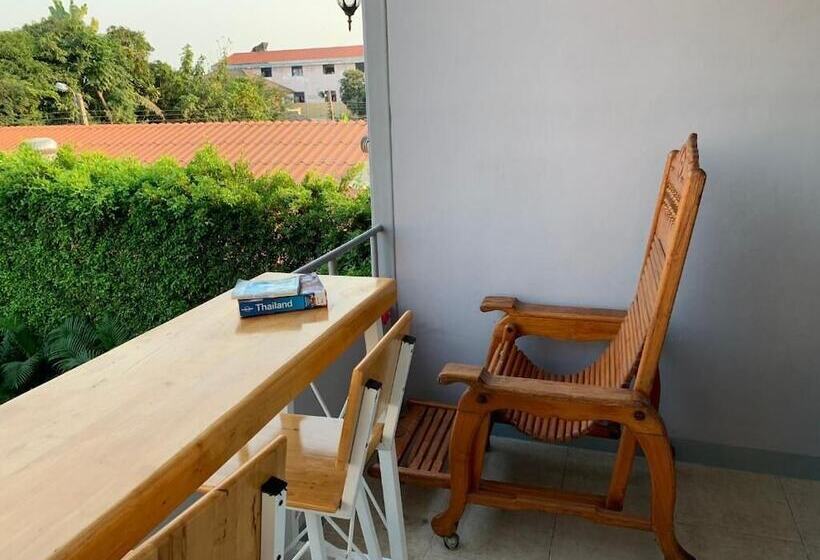 Wanderlust Bangkok Hostel