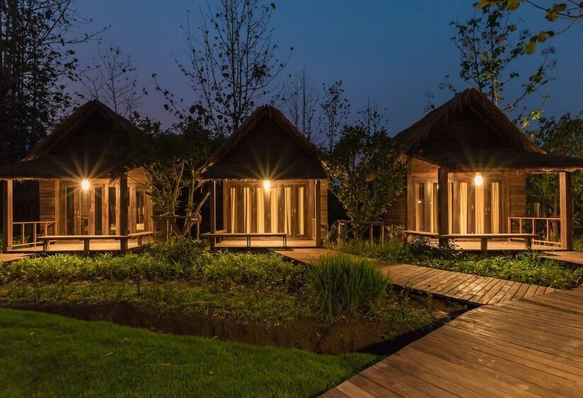 فندق Azalea Village Wellness Resort