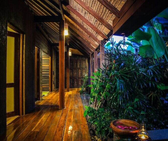 فندق Azalea Village Wellness Resort