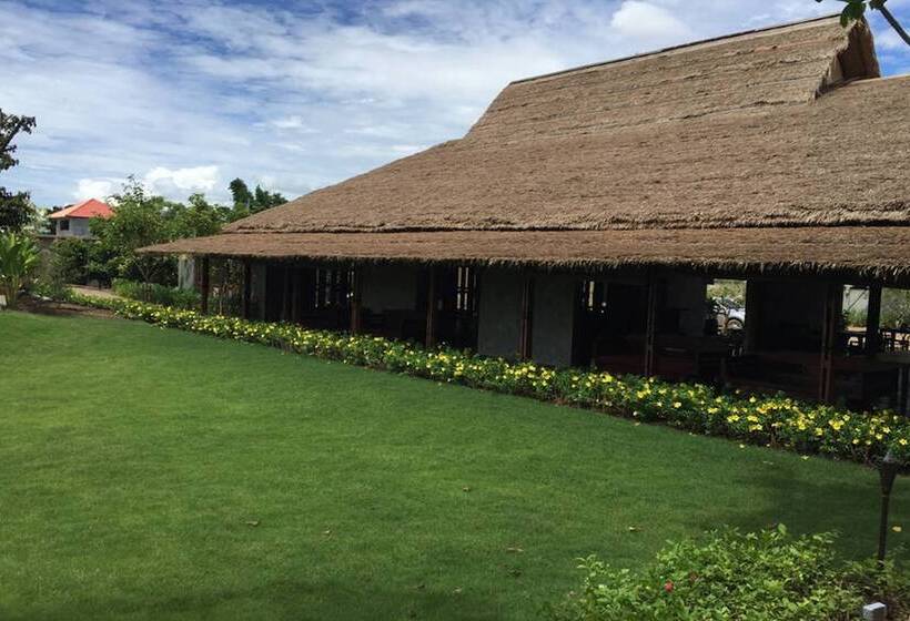 فندق Azalea Village Wellness Resort