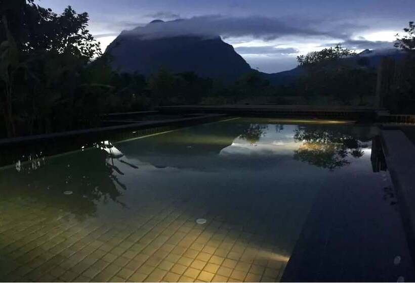 فندق Azalea Village Wellness Resort