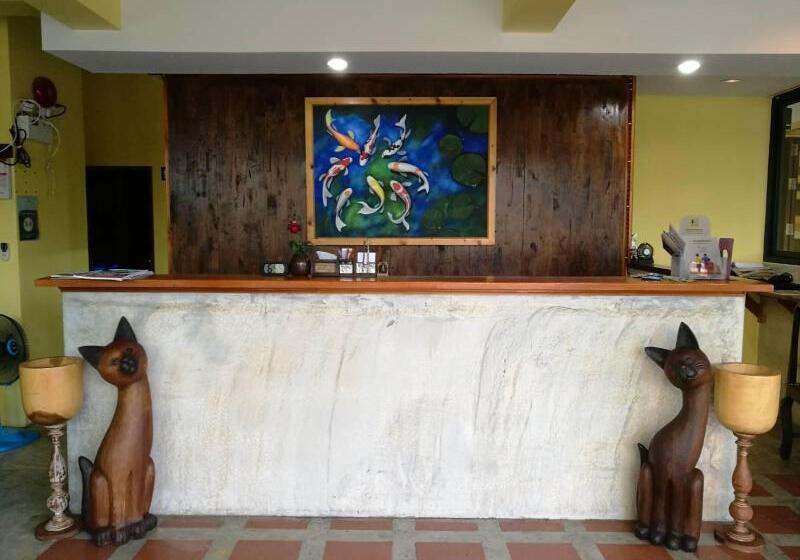 호텔 Baan Pordeedin