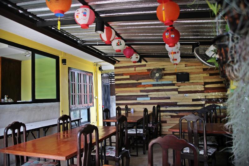 호텔 Baan Pordeedin