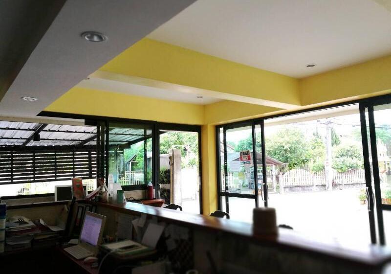 호텔 Baan Pordeedin