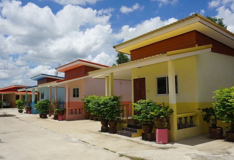 호텔 Bann Kwanlada