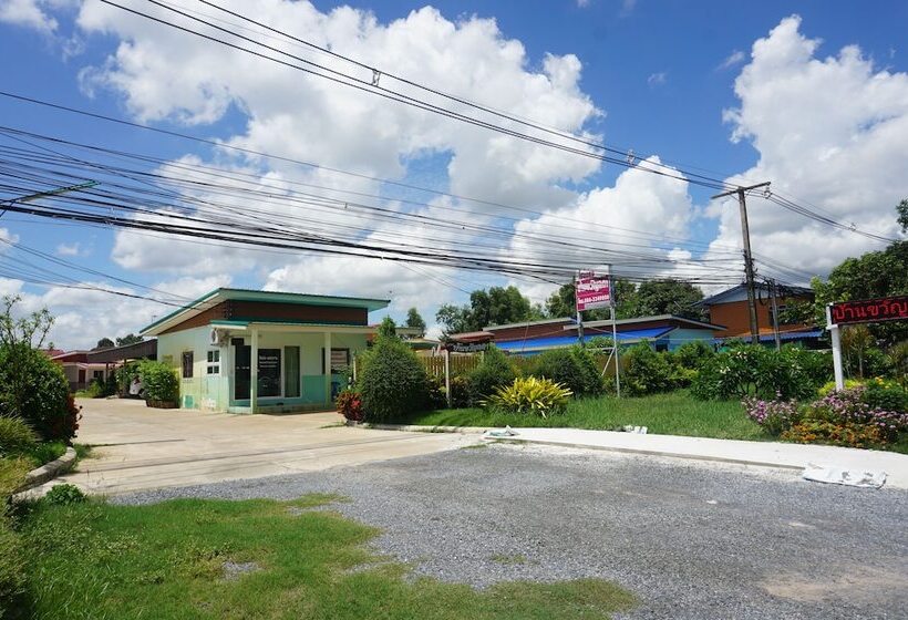 호텔 Bann Kwanlada