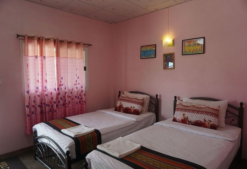 호텔 Bann Kwanlada