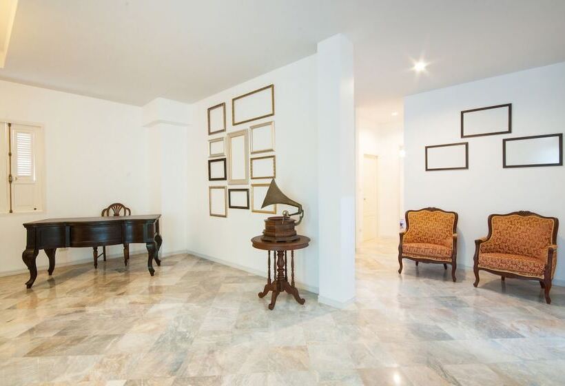 בית מלון כפרי Dharasom Colonial House