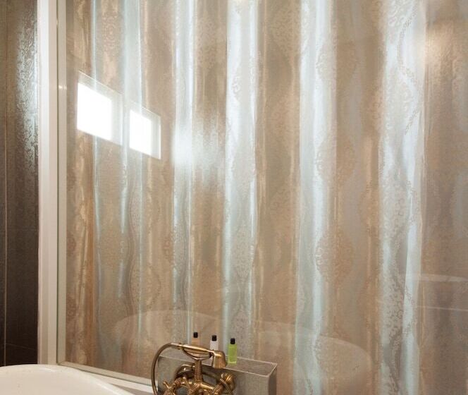 בית מלון כפרי Dharasom Colonial House