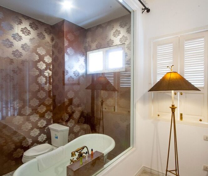 בית מלון כפרי Dharasom Colonial House