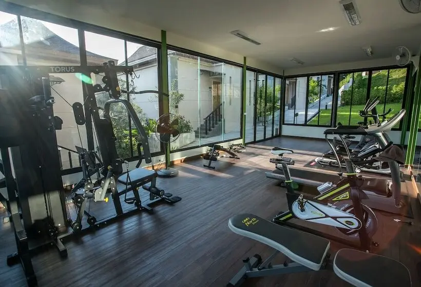 هتل Hula Hula Resort L Truly Tropical And Fun Wellness