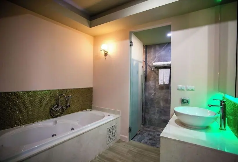 هتل Hula Hula Resort L Truly Tropical And Fun Wellness