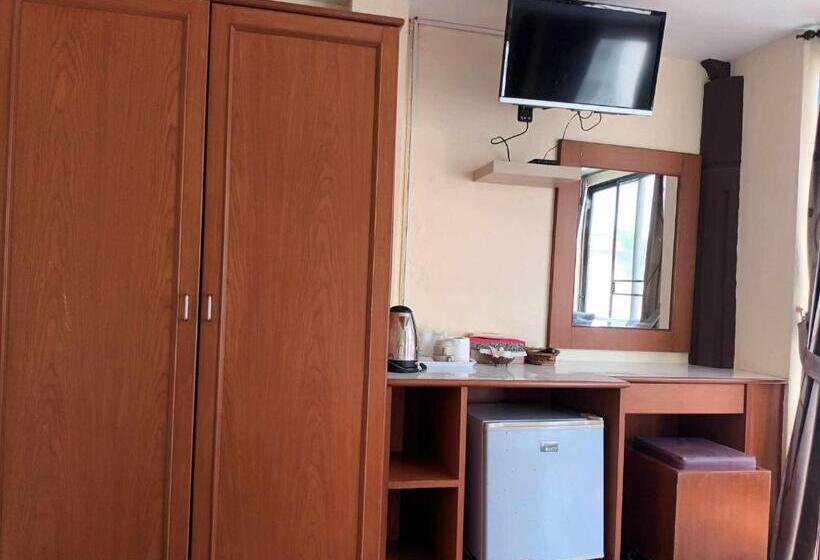 בית מלון כפרי Patong Rose Guest House 50m To Beach