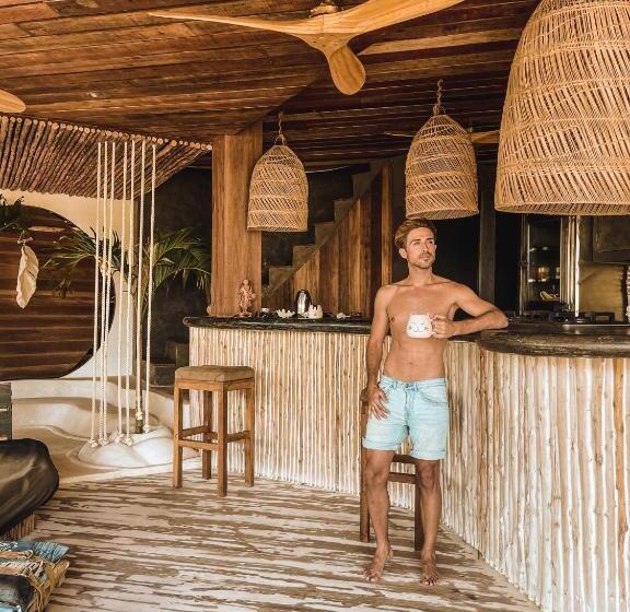 酒店 Somewhere Only We Know Resort