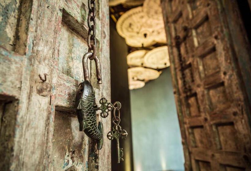 酒店 Somewhere Only We Know Resort