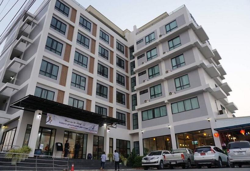 Отель The Sita Princess