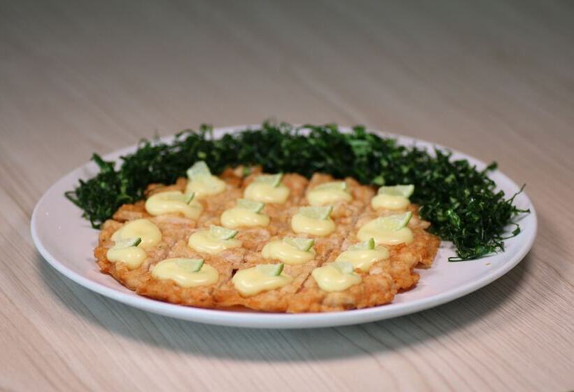 Отель The Sita Princess