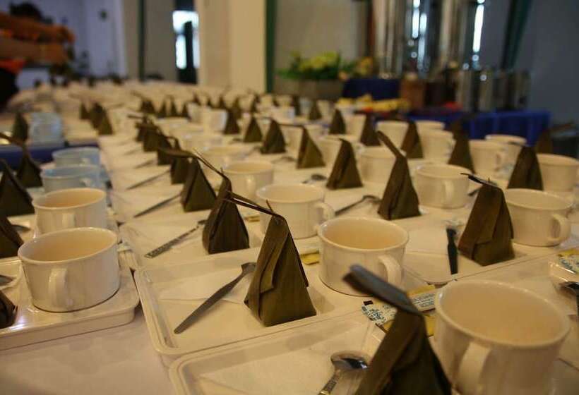 Отель The Sita Princess