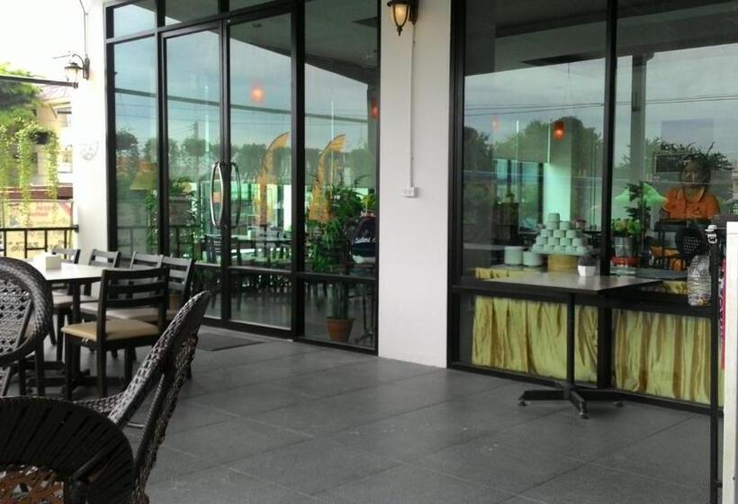 Отель The Sita Princess