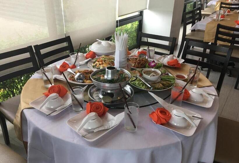 Отель The Sita Princess