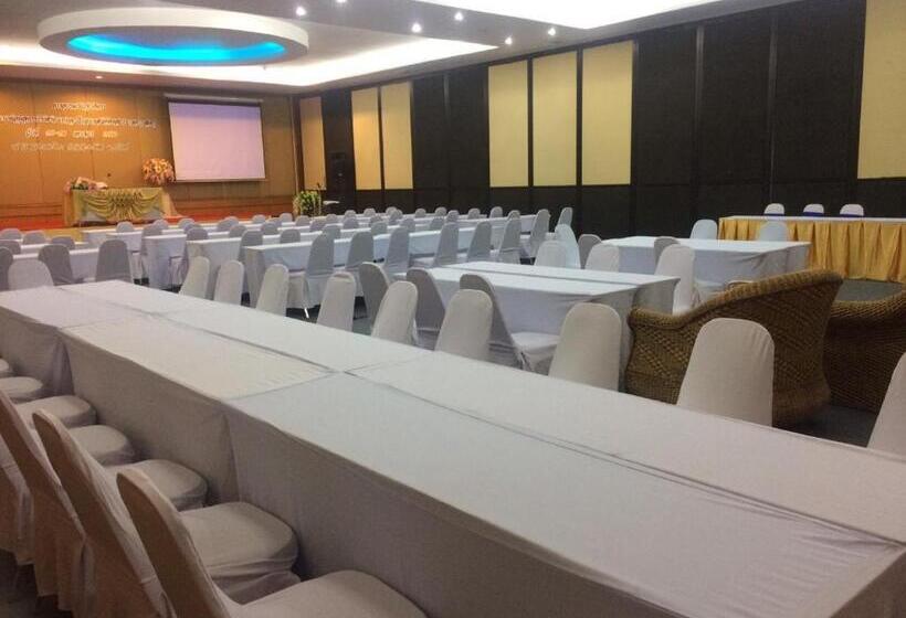 Отель The Sita Princess