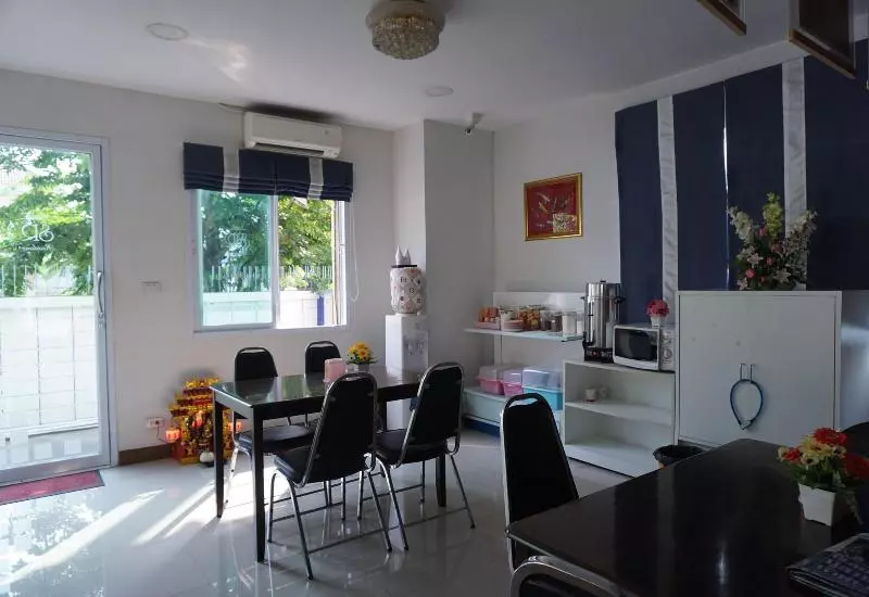 هتل The Sr Residence Lampang