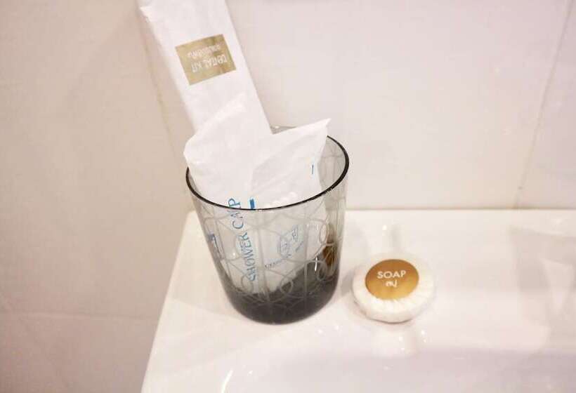 Pensió Pakta Phuket