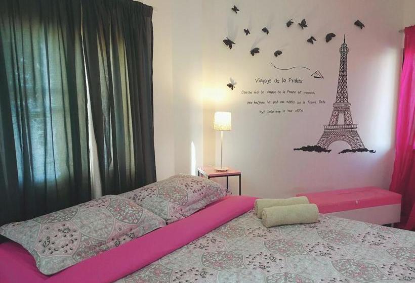 تختخواب و صبحانه Banmeesukko Phitsanulok