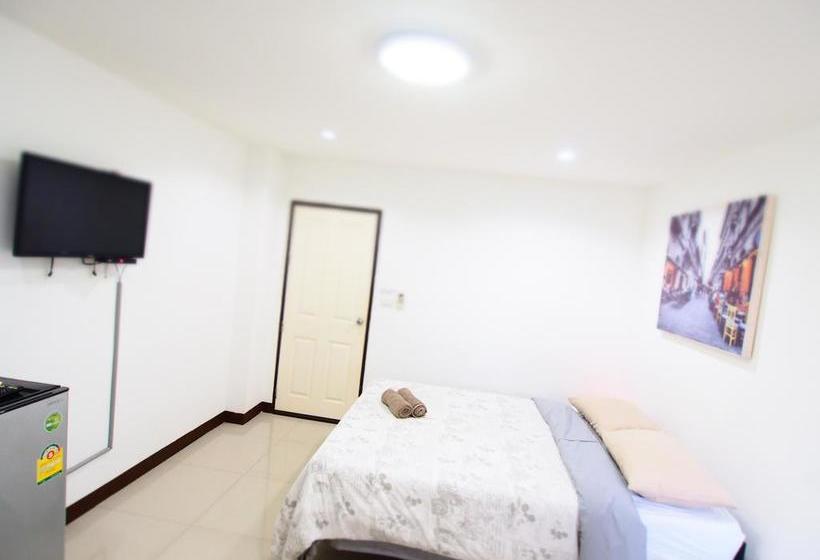 تختخواب و صبحانه Banmeesukko Phitsanulok