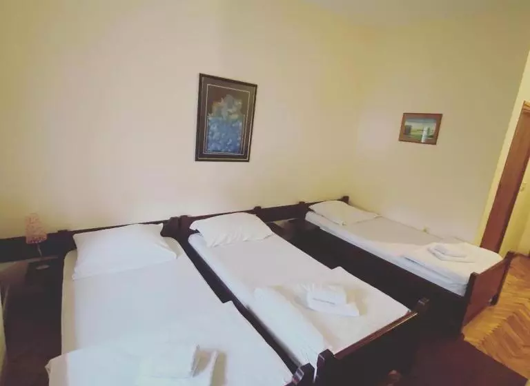 تختخواب و صبحانه Vila Regina