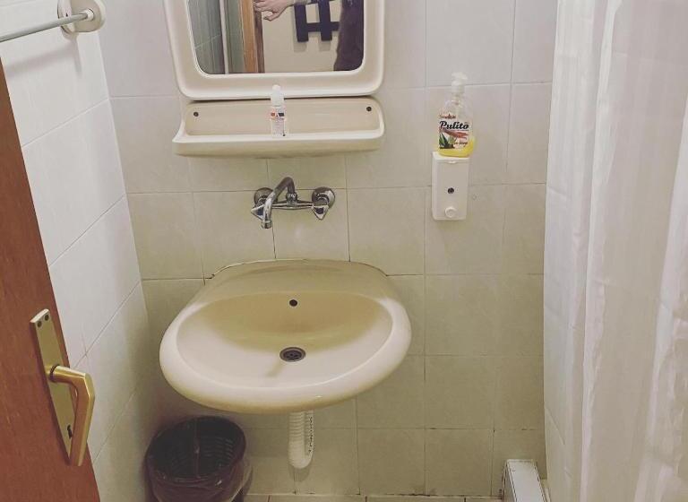 تختخواب و صبحانه Vila Regina