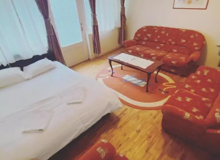 تختخواب و صبحانه Vila Regina