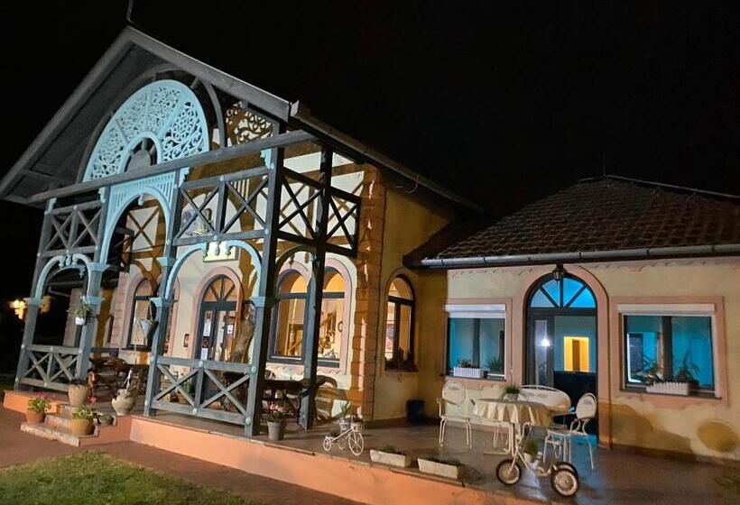 تختخواب و صبحانه Vila Regina