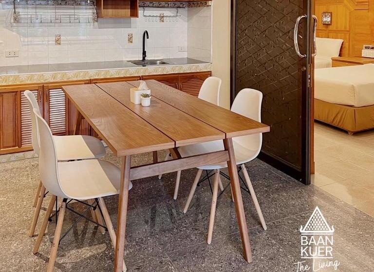 فندق บ้านเกื้อ เดอะ ลิฟวิ่ง