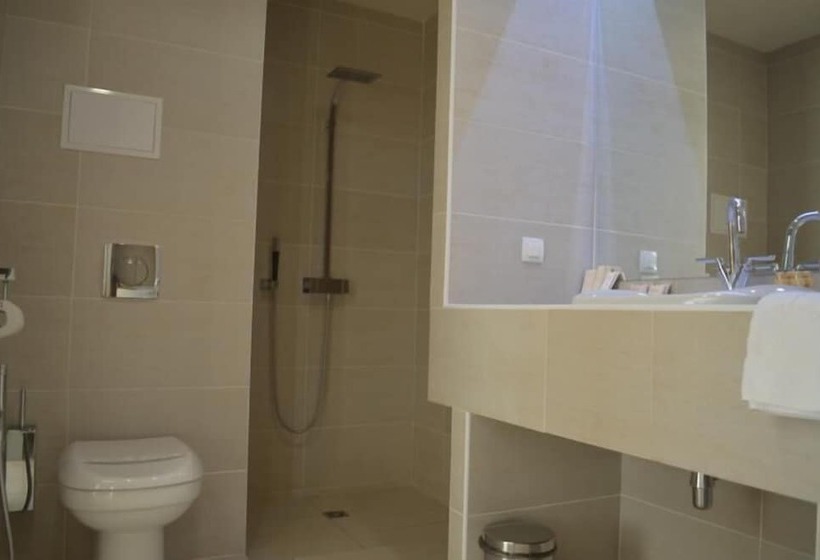 בית מלון כפרי Diana Palace