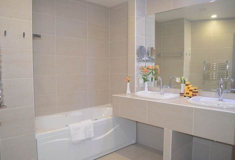 בית מלון כפרי Diana Palace