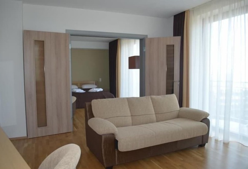 בית מלון כפרי Diana Palace