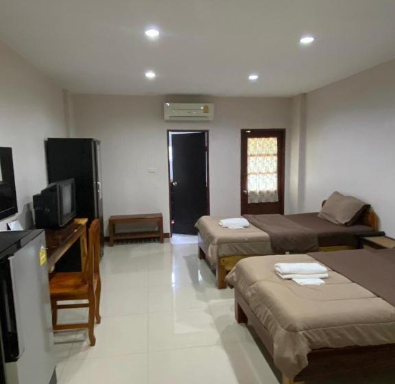 Отель Klang Muang River Home