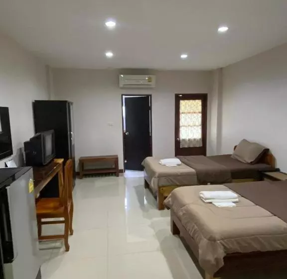 هتل Klang Muang River Home