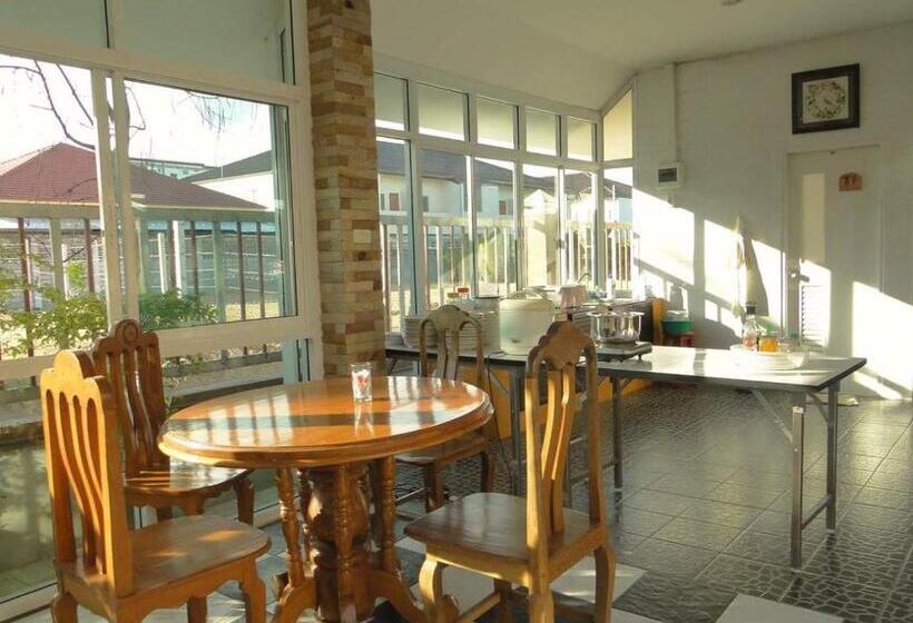 Отель Klang Muang River Home