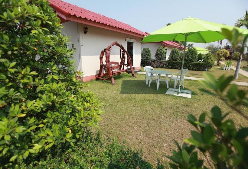 Отель Moon River Resort