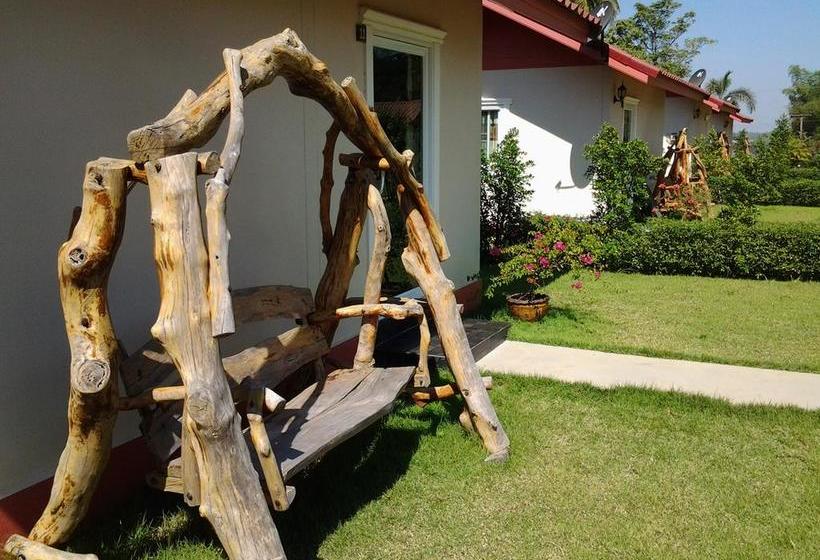 Отель Moon River Resort