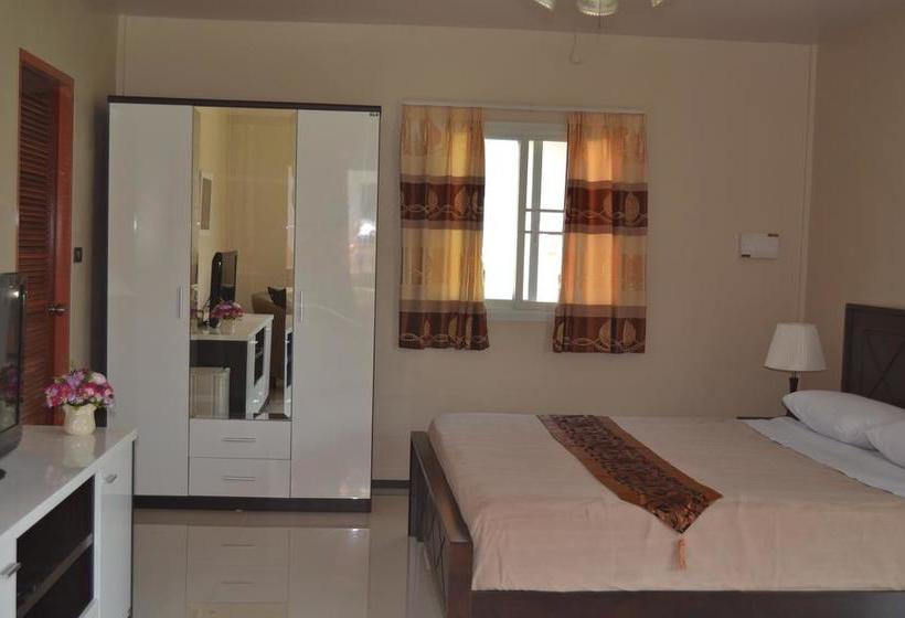 Отель Moon River Resort