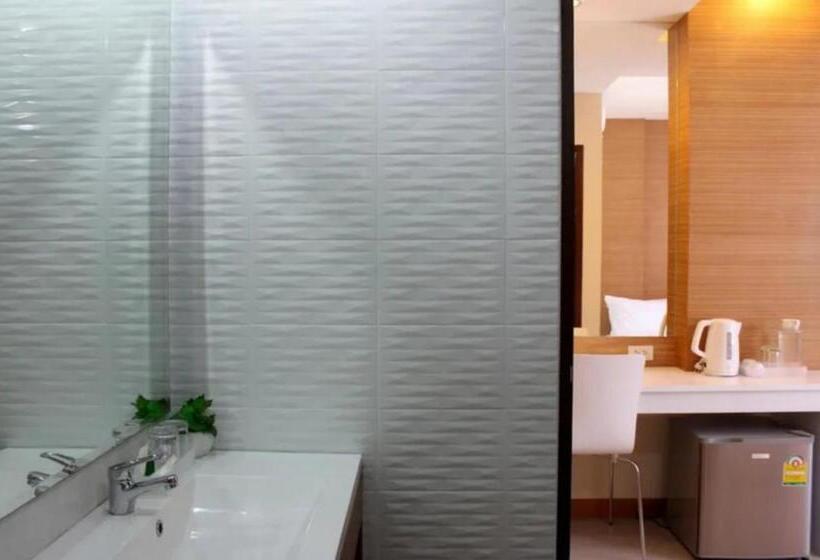 هتل The Little Nest Phuket