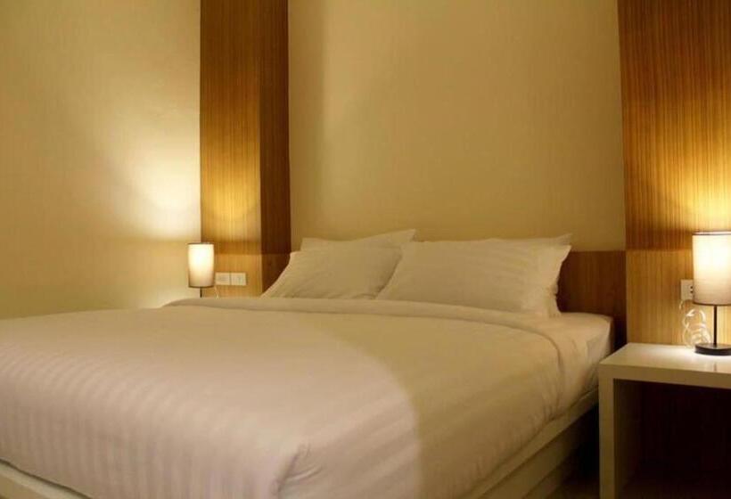 هتل The Little Nest Phuket