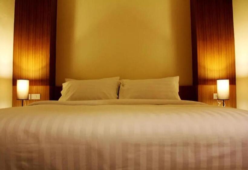 هتل The Little Nest Phuket