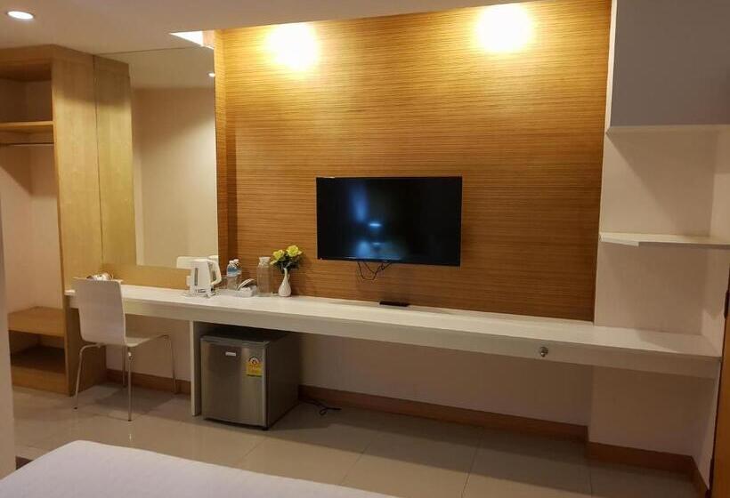 هتل The Little Nest Phuket