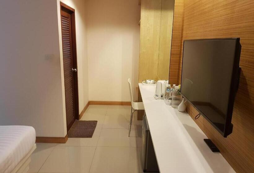 هتل The Little Nest Phuket