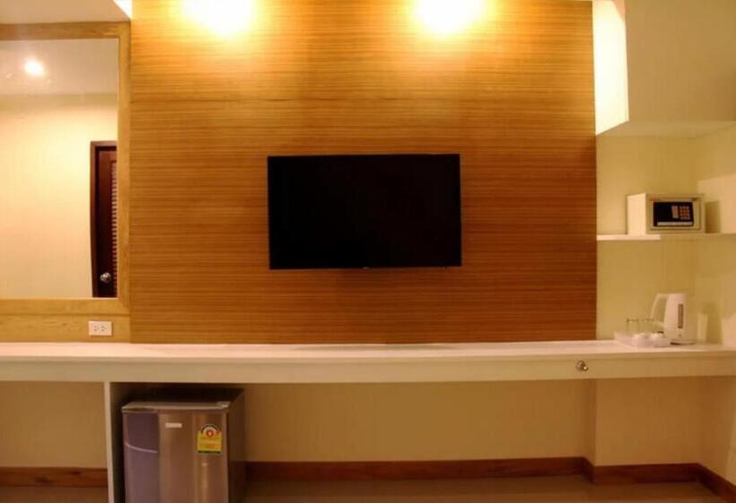 هتل The Little Nest Phuket