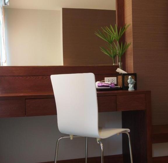 هتل The Little Nest Phuket